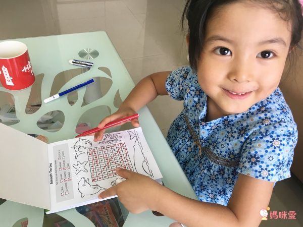 小小孩塗鴉啟蒙【英國GALT】水畫本,沾水塗色不怕亂畫!