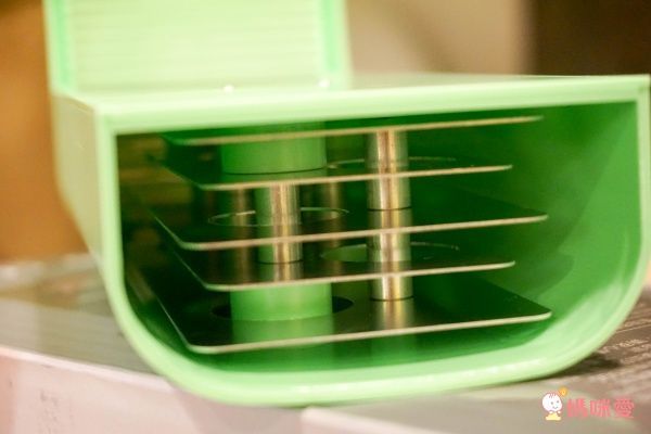 裡頭是像這樣一層一層的,不是傳統需要替換的濾心設計