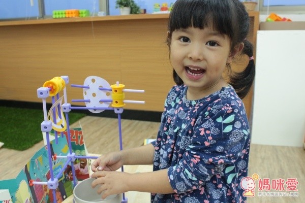 GoldieBlox and the Dunk Tank 小小神射手 