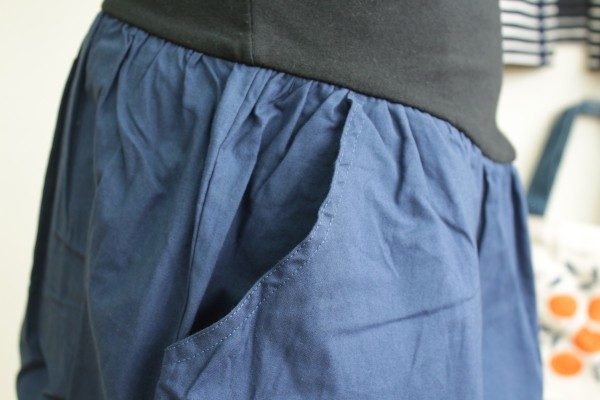 裙子大多都沒有設計口袋不太方便，這有做口袋，很貼心哩！