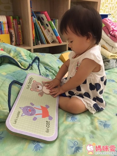 英國little me英文童書,硬紙書,洗澡書,洞洞書,禮盒組