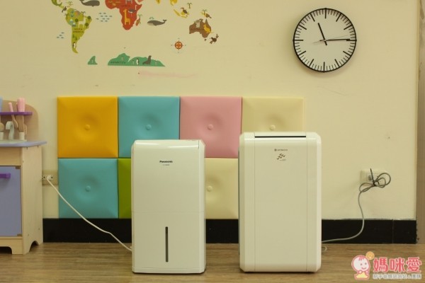 推薦 HITACHI 日立自動適濕環保除濕機以及 Panasonic 國際牌環保清淨除濕機