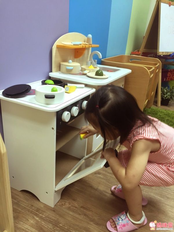 New!媽咪愛網路獨家新品:Hape 限量版北歐風黑白廚房+咖啡機