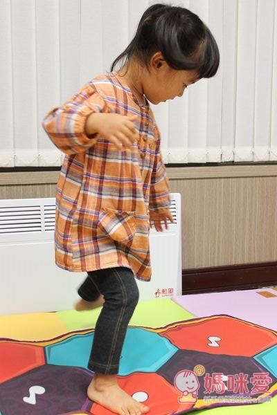 美國 B.Toys 音樂磚跳舞墊