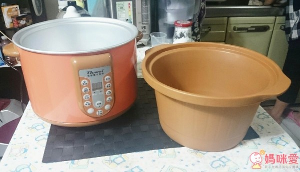 這台萃取鍋的設計是分離式陶鍋，要清洗很容易