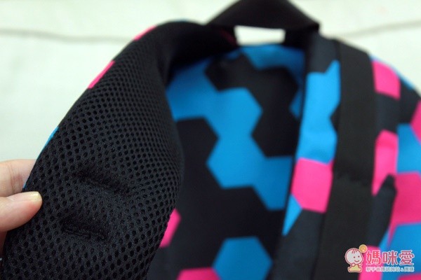 Think Pink 輕量後背包