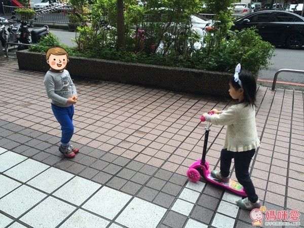 Slider 滑來滑趣兒童三輪滑板車使用年限長