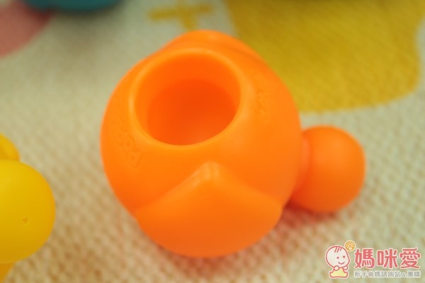 K's Kids Chain-an-inchworm 彩色安全積木：可愛的毛毛蟲