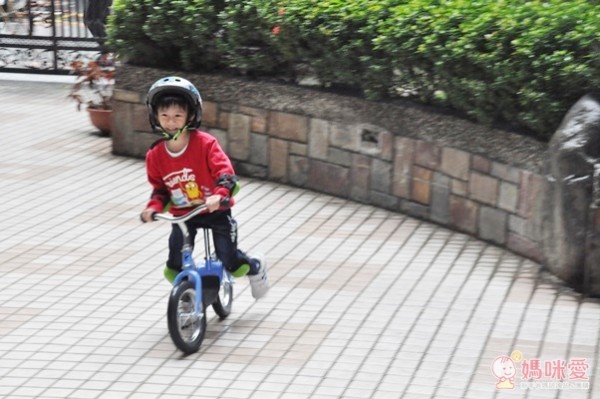 美國 KaZAM 平衡車