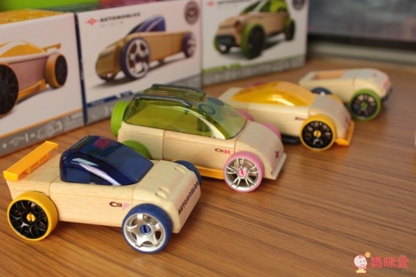 德國 Automoblox 原木變形車