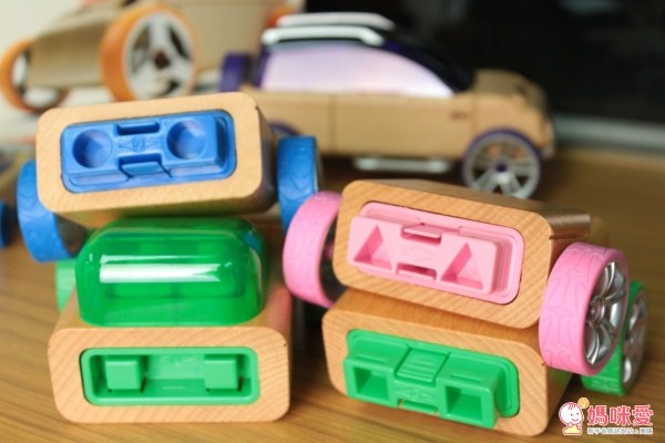 德國 Automoblox 原木變形車