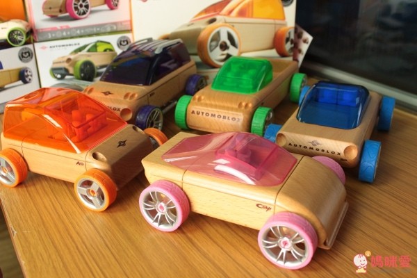 德國 Automoblox 原木變形車