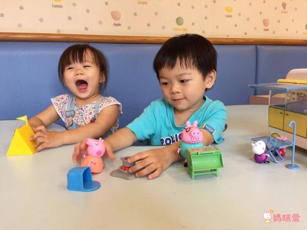 捏泥巴～捏泥巴【佩佩豬】家家酒