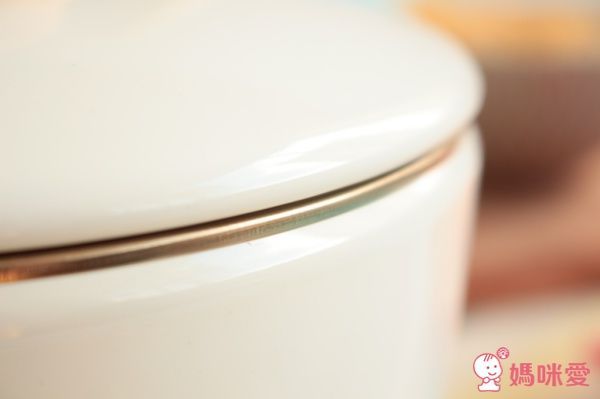 日本 Fujihoro 富士琺瑯 Leaf 有蓋醬料單手鍋 1.6L