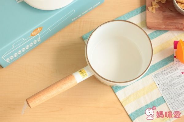 日本 Fujihoro 富士琺瑯 Leaf 有蓋醬料單手鍋 1.6L