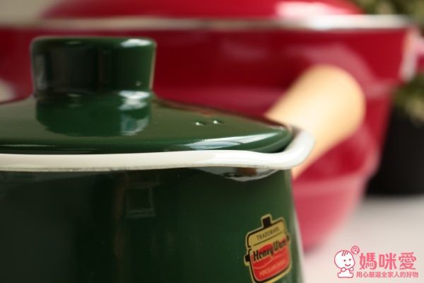 ✭ 日本 Fujihoro 富士琺瑯 Honey Ware 有蓋牛奶鍋 1.2L ✭