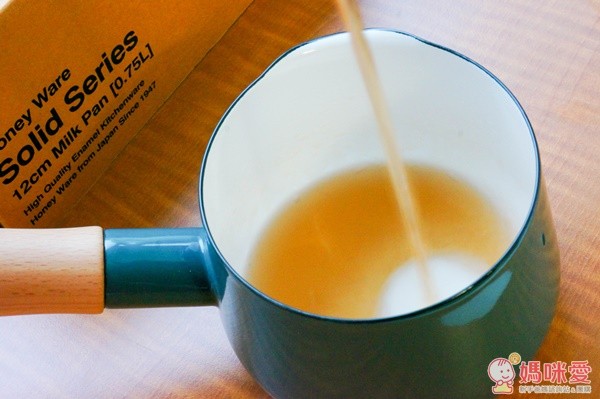 日本 Fujihoro 富士琺瑯 Honey Ware 牛奶鍋 0.75L