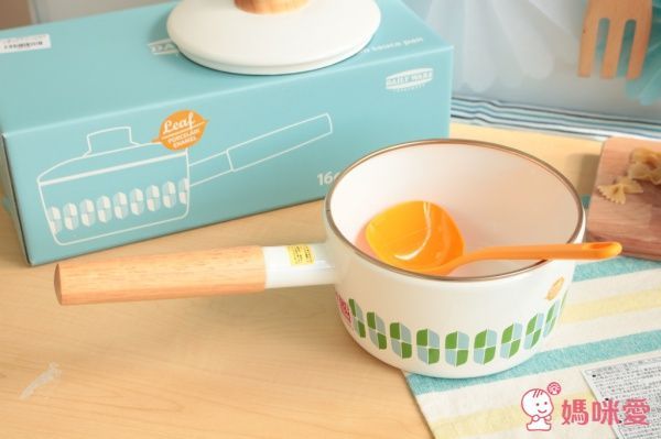 日本 Fujihoro 富士琺瑯 Leaf 有蓋醬料單手鍋 1.6L