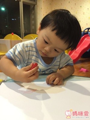 PRiMO兒童三角型塗鴉蠟筆 6 色