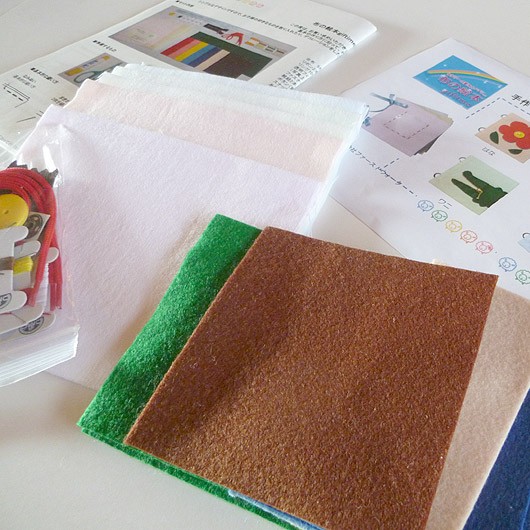 ROMPERS 媽媽手作布書工具包:一起來聽聽看布書