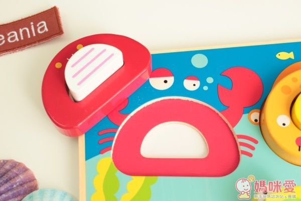 2016新品!Hape 交通工具配對(適用年齡: 18個月以上)