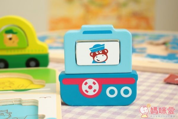 2016新品!Hape 交通工具配對(適用年齡: 18個月以上)