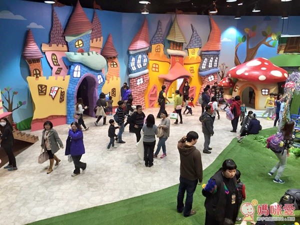 【臺灣科教館】顛倒屋特展 ＆ 深海巨怪展