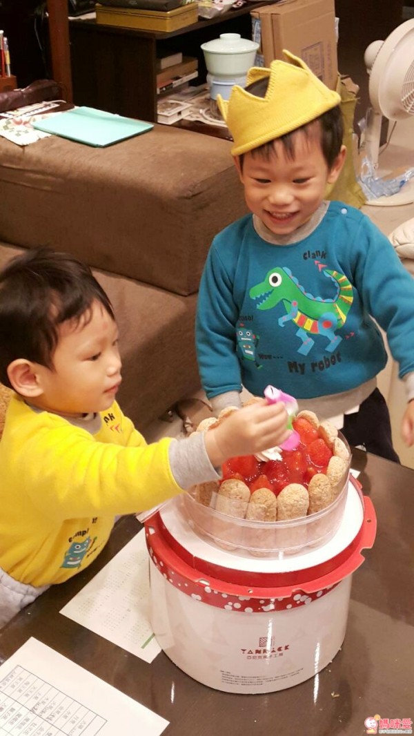 台灣原創日安朵朵童裝配件