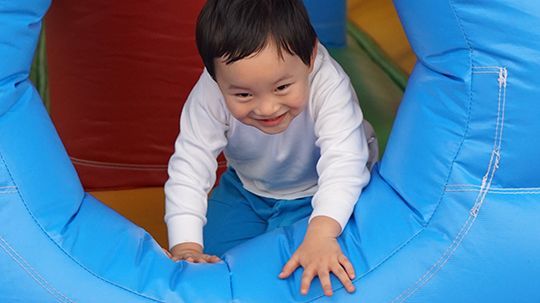 巨型氣墊遊戲【氣墊體能王】孩子放電好去處！