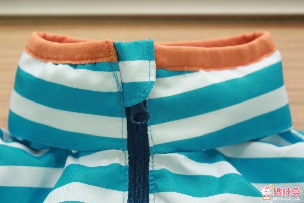 La Chiave 可收納連帽防風外套