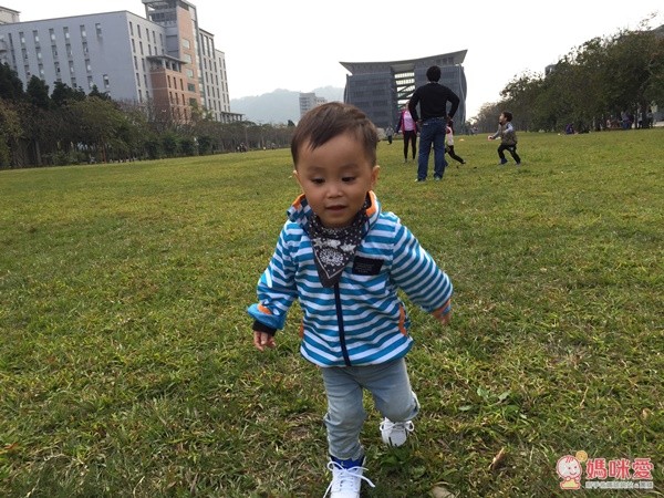  La Chiave 可收納連帽防風外套