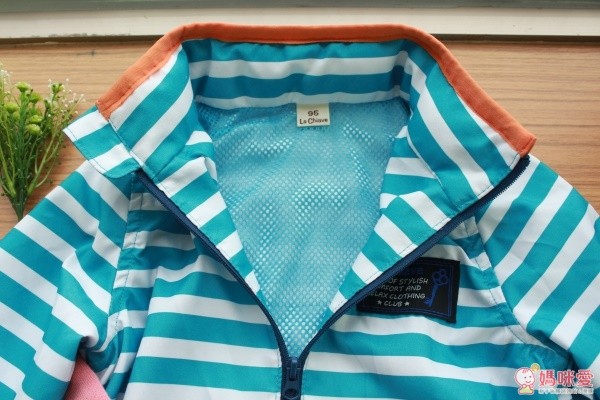 La Chiave 可收納連帽防風外套