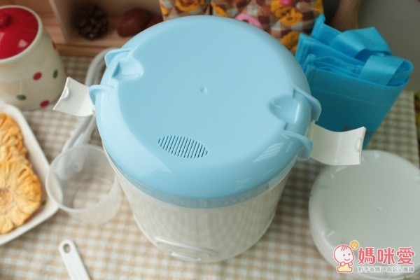 IZUMI 三人份精緻隨行電子鍋