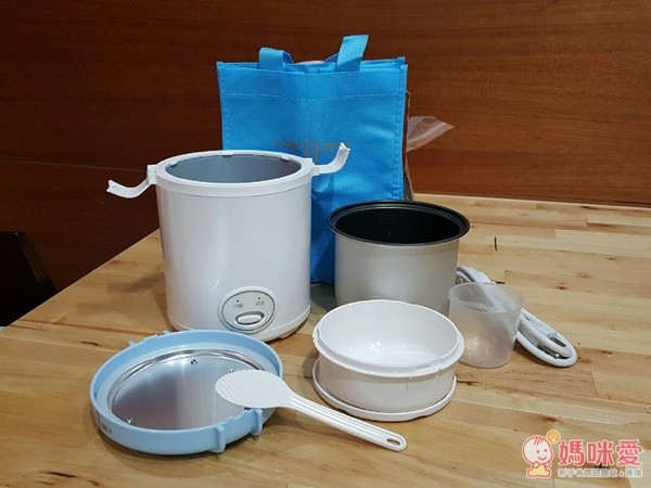 IZUMI 三人份精緻隨行電子鍋