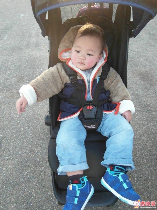 紐西蘭推車第一品牌 Mountain Buggy 推出 Nano 輕量型旅行推車