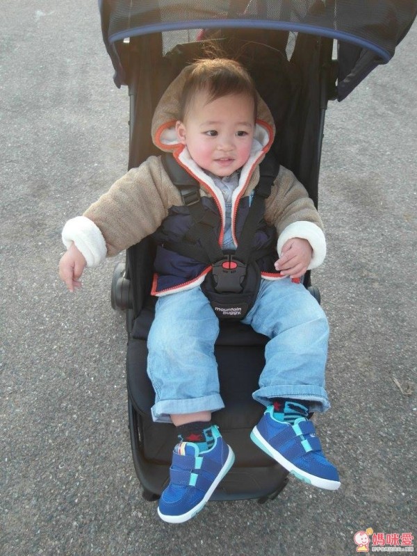 紐西蘭推車第一品牌 Mountain Buggy 推出 Nano 輕量型旅行推車