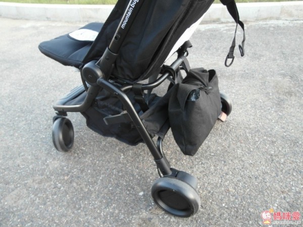 紐西蘭推車第一品牌 Mountain Buggy 推出 Nano 輕量型旅行推車