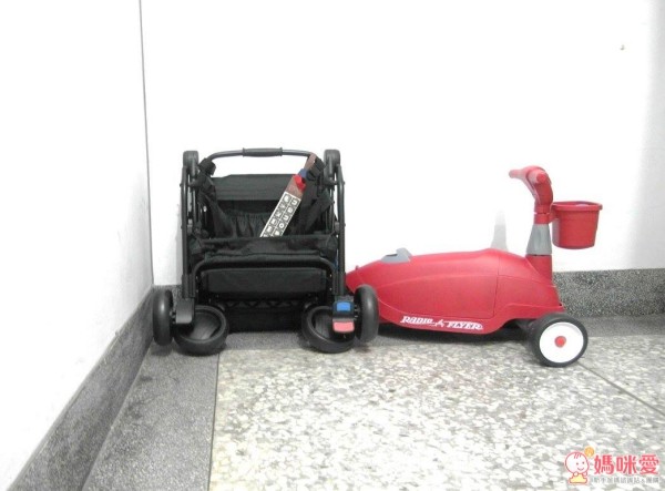 紐西蘭推車第一品牌 Mountain Buggy 推出 Nano 輕量型旅行推車