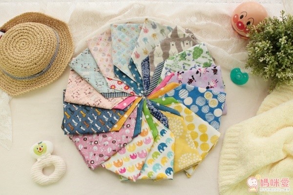 日本媽咪純手工三角圍兜 ✖ 手帕兩用巾