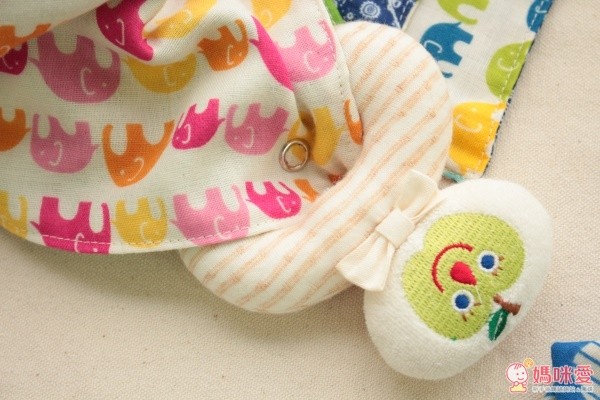 日本媽咪純手工三角圍兜 ✖ 手帕兩用巾