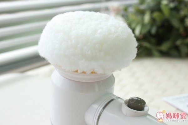 日本 pikapika 電池式短柄浴室清潔刷