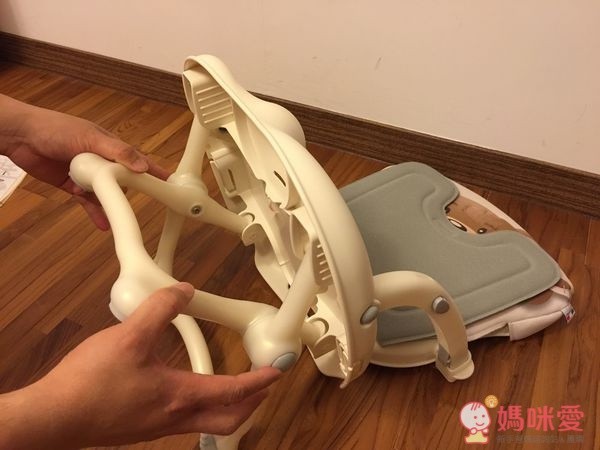 義大利 CAM smarty 攜帶式餐椅