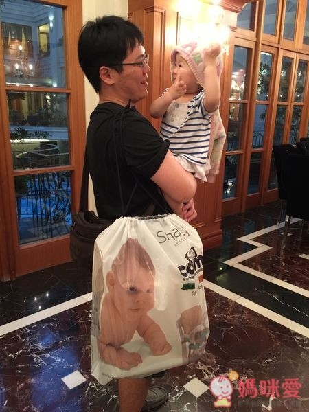 義大利 CAM smarty 攜帶式餐椅