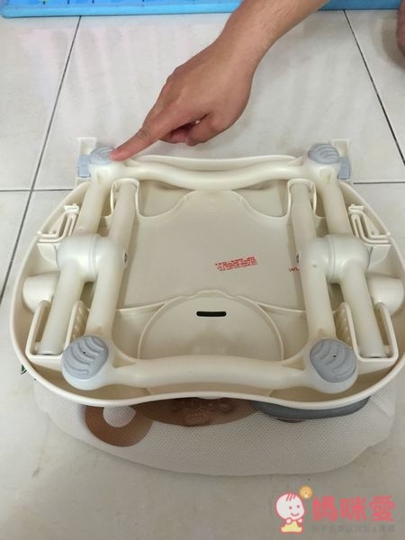 義大利 CAM smarty 攜帶式餐椅