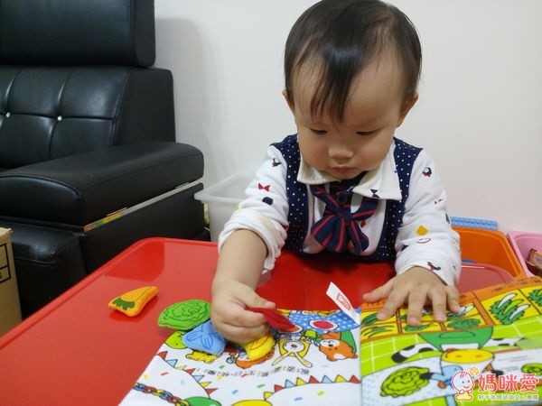 寶寶的翻翻布書:生日快樂波波熊+小熊的玩具店