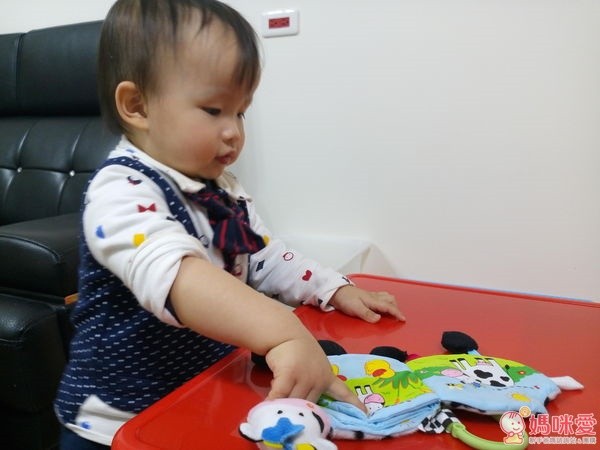 寶寶的動物鈴鐺布書:感覺認知(羊)+認識數字(牛)+認識顏色(豬)