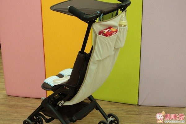 日本 Benesse 推車用防路面熱氣折射蓋巾：米、黑