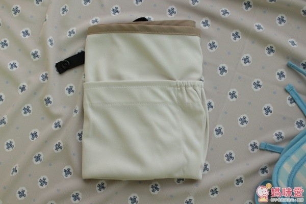 日本 Benesse 推車用防路面熱氣折射蓋巾：米、黑