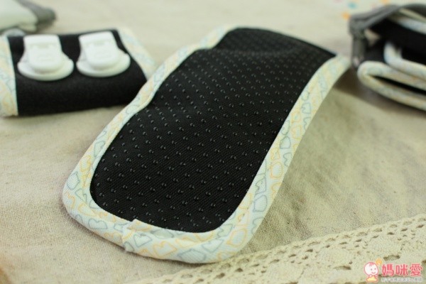 台灣設計製造 樂立扣 背巾小物