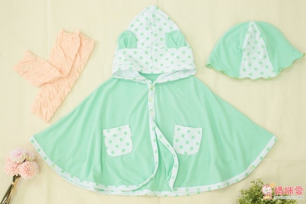 Benesse 抗 UV 涼感連帽斗篷